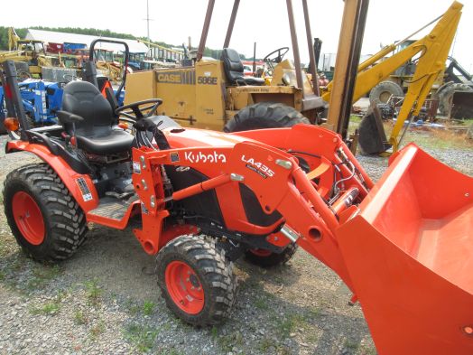 Kubota B2601HSD 4wd tractor loader