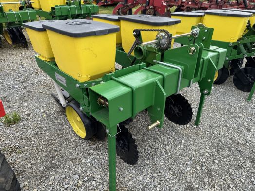 John Deere 2 row 3pt corn planter