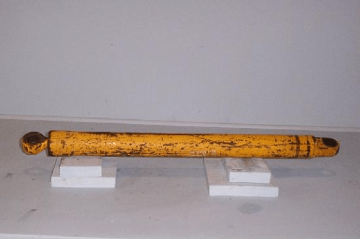 Case Lift Cylinder - R.h.