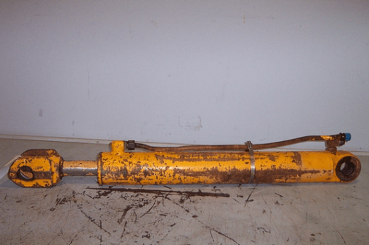 John Deere Cylinder - Boom Loader