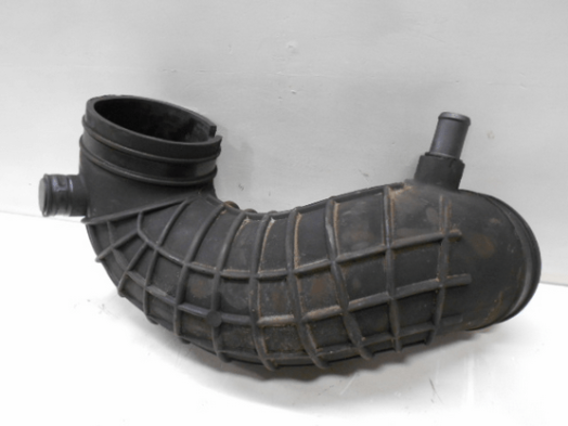 Case-international Air Cleaner Hose