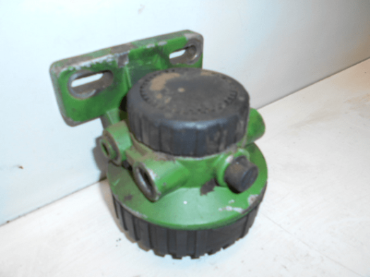 John Deere Filter Head