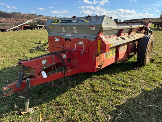 H&S 235 manure spreader with tailgate