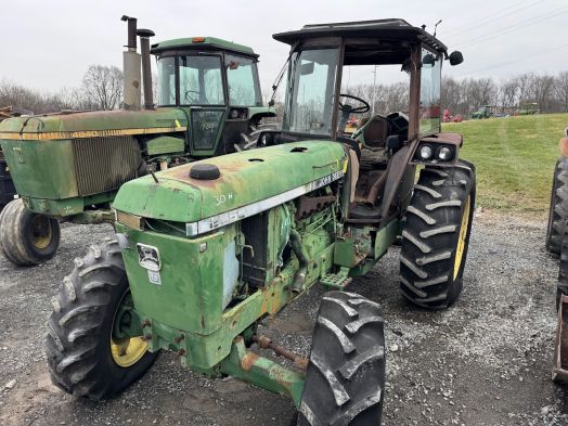 Salvage Tractor John Deere 2955 4x4 #0012797