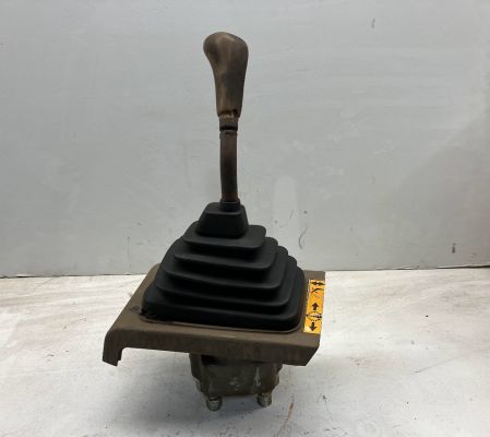 CONTROL LEVER VALVE