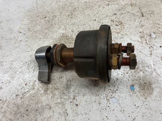 BATTERY DISCONNECT SWITCH
