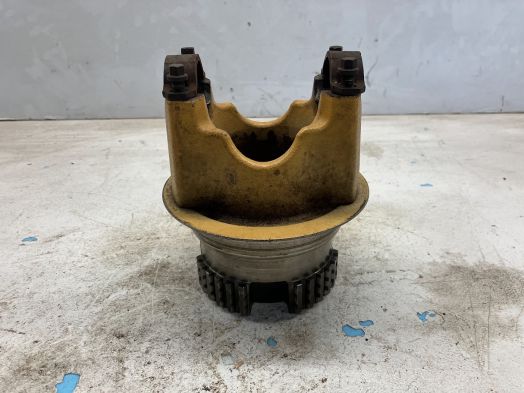 UNIVERSAL JOINT YOKE