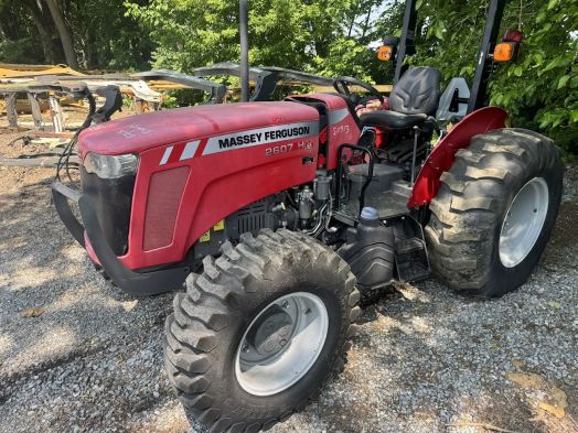 Massey Ferguson 2607H Salvage Tractor #0012674