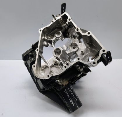 TRANSMISSION CASE