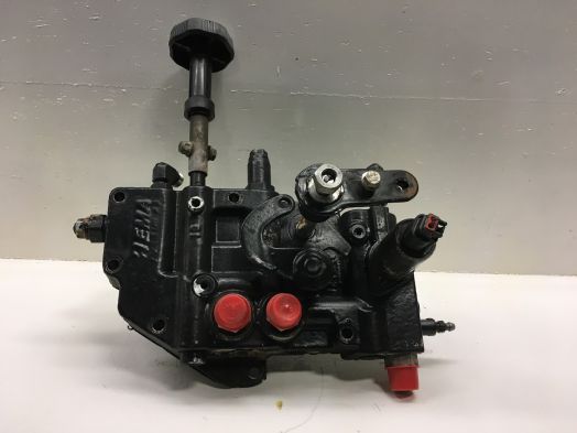 MANIFOLD W/ KNOB