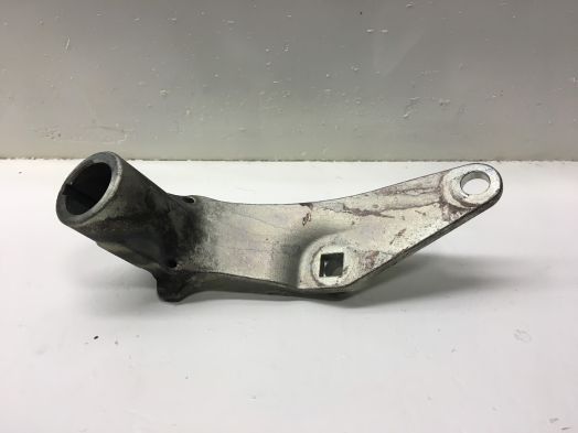 HST TRUNNION LEVER