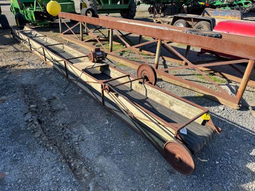 25' wood and steel belt conveyor