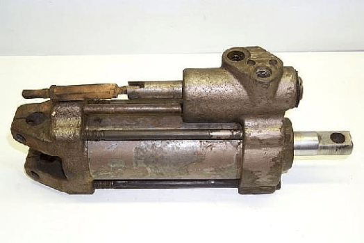 Massey Ferguson Cylinder Assembly With Valve