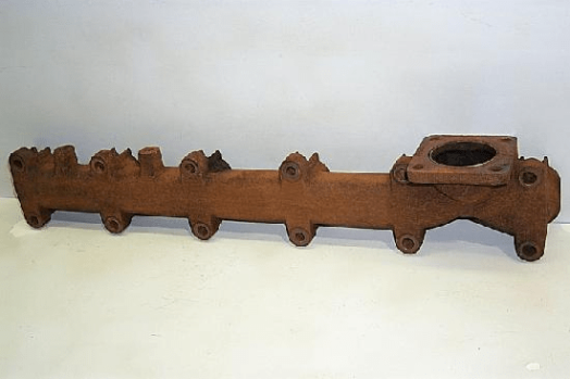 Case-international Exhaust Manifold