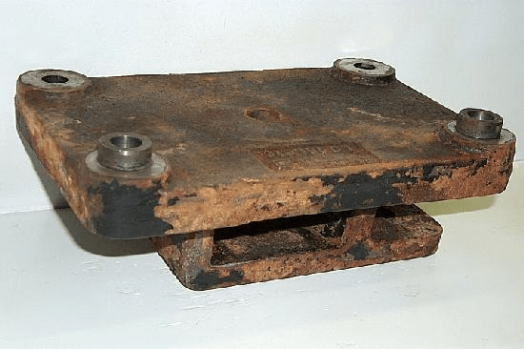 Case-international Drawbar Pivot Bracket
