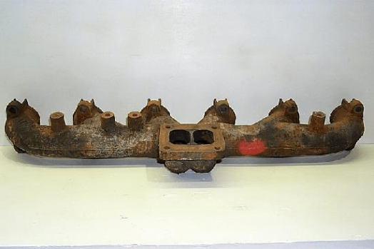 Case-international Exhaust Manifold