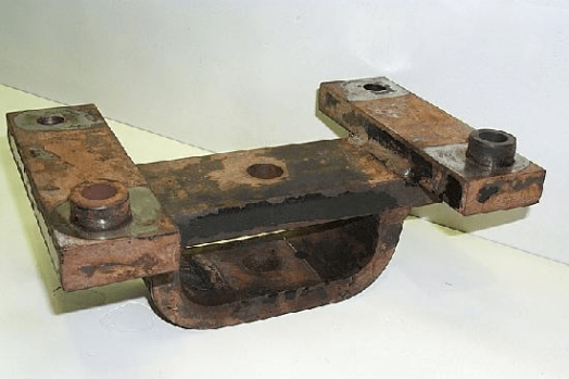 Case-international Drawbar Pivot Bracket