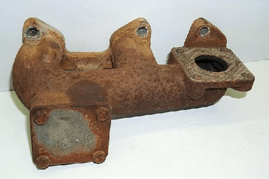 Case-international Exhaust Manifold