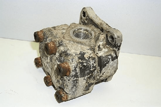 Case-international Hyd Pump - Auxiliary