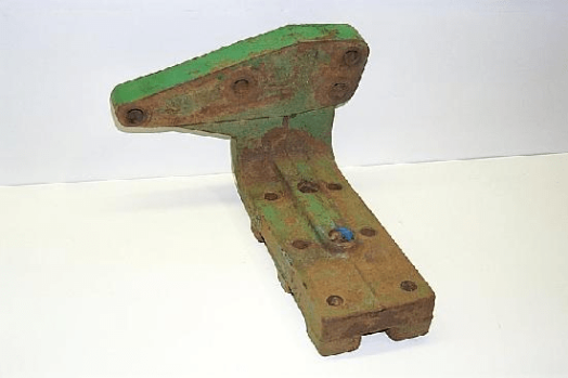 John Deere Front Fender Mounting Bracket - R.h.