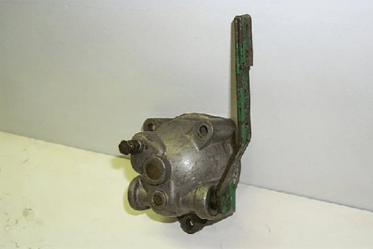 Oliver Governor Housing W/ Lever