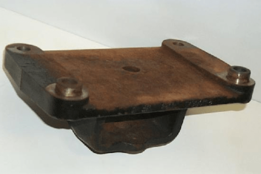 Case-international Drawbar Pivot Bracket