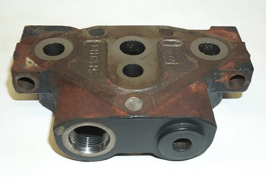 Case-international Mid Mount Aux Valve Cover - Lower
