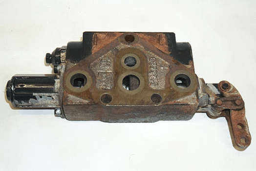 Case-international Mid Mount Aux Valve