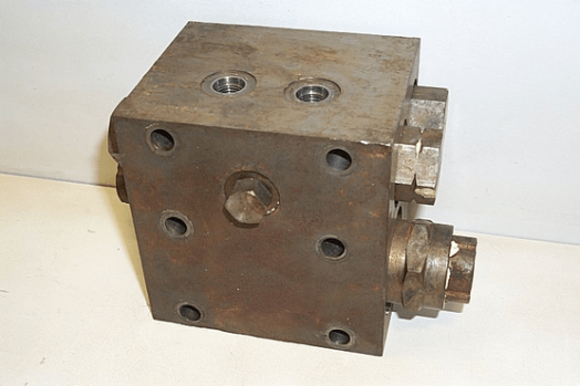 Bobcat Motor Manifold Valve