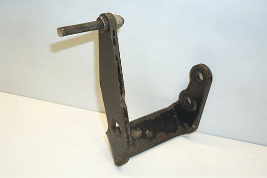 John Deere Steering Linkage Bracket - R.h. Lower