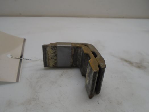 CYLINDER HEAD VALVE BRIDGE