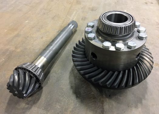 FRONT DIFFERENTIAL W/ R&P