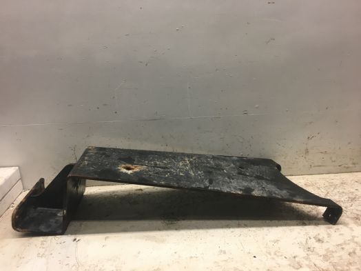 FUEL TANK BRACKET