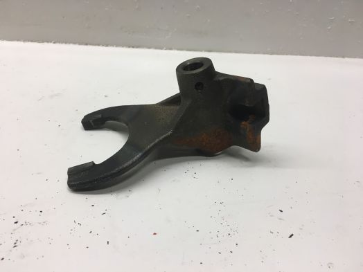 KU MAIN SHAFT FORK  L4300DT