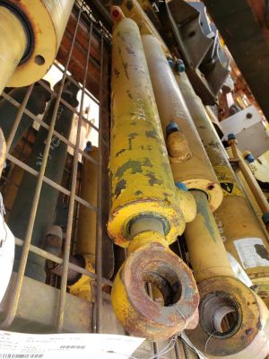 John Deere Bucket Cylinder