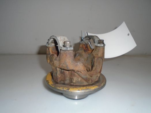 REAR DIFFERENTIAL INPUT YOKE