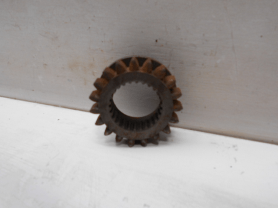 MAIN INPUT SLIDING GEAR