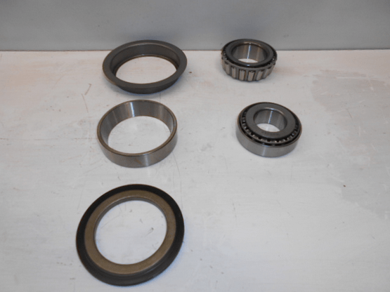 FRONT WHEEL BEARING KIT