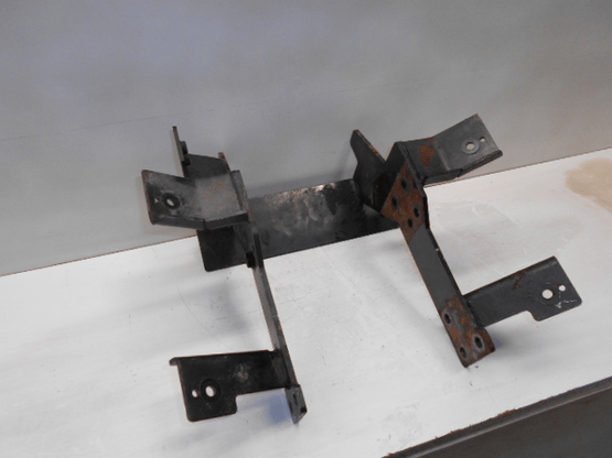 ENGINE MOUNT BRACKET