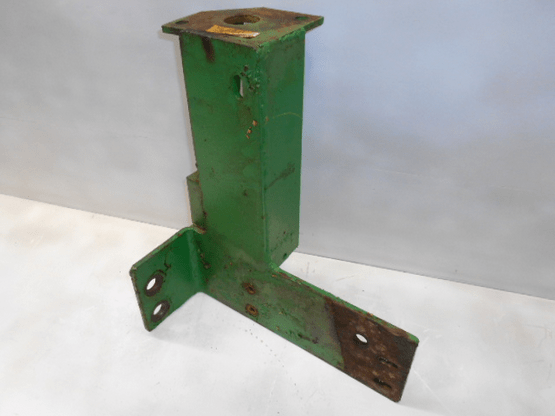 MOUNTING BRACKET - L.H. FRONT