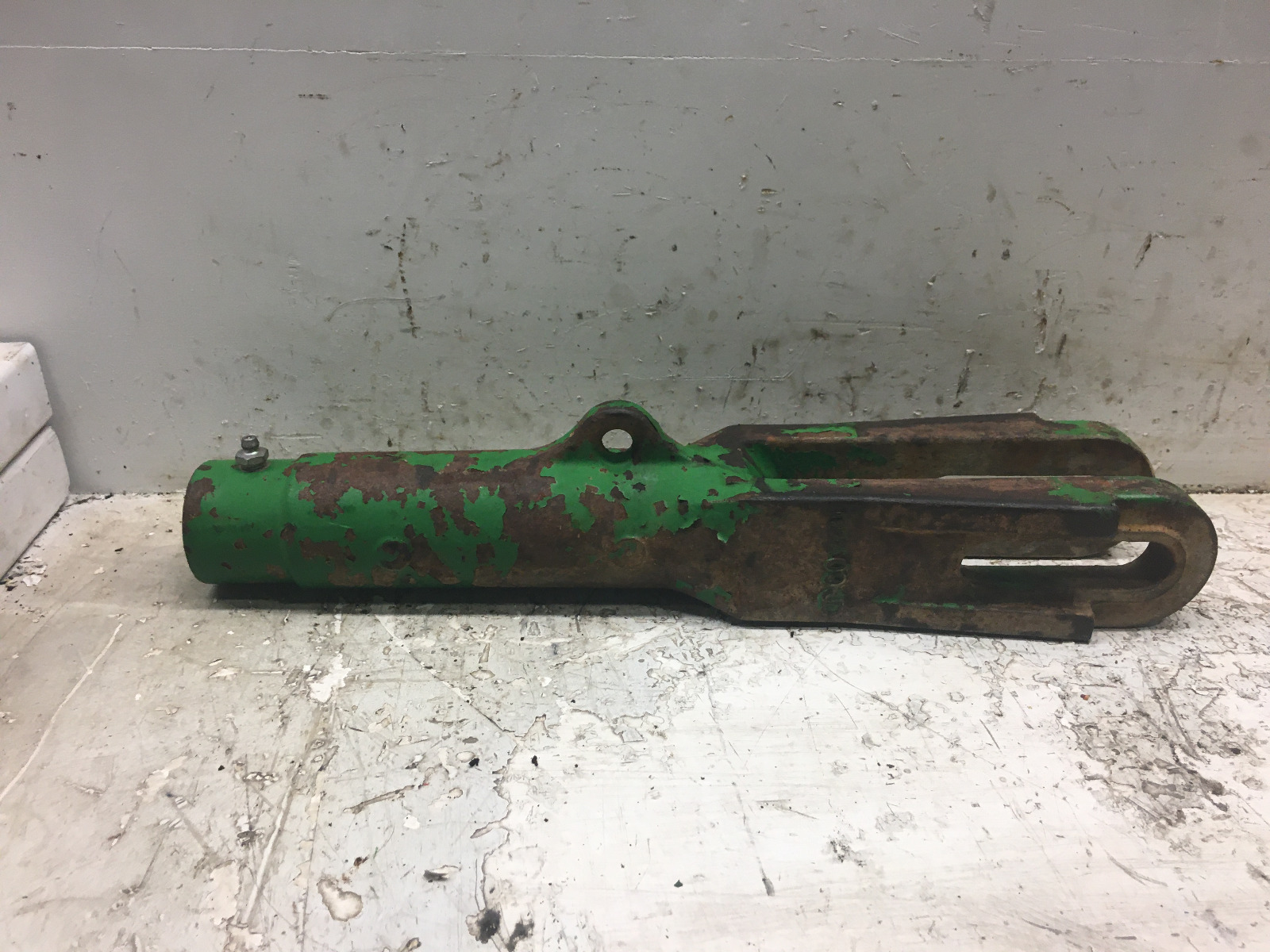 LIFT LINK YOKE