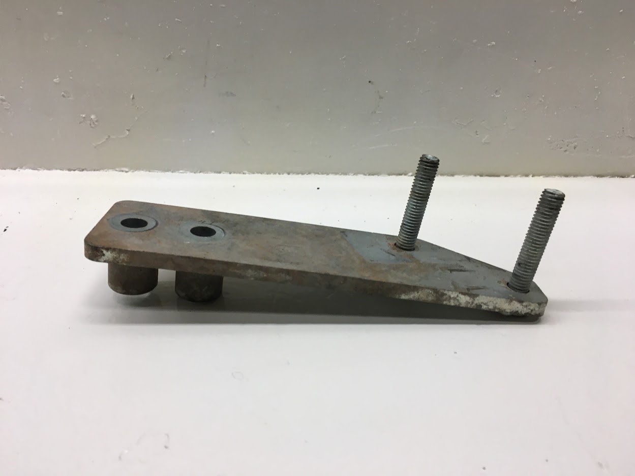 OIL LINE SUPPORT BRACKET