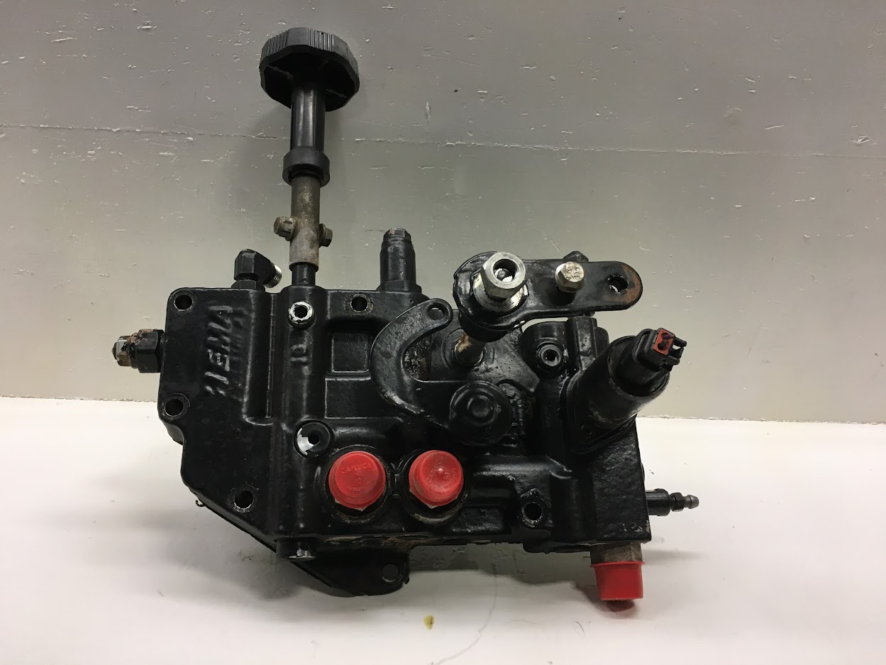 MANIFOLD W/ KNOB