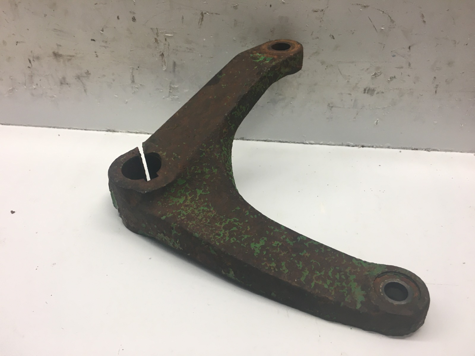 STEERING ARM - L.H.