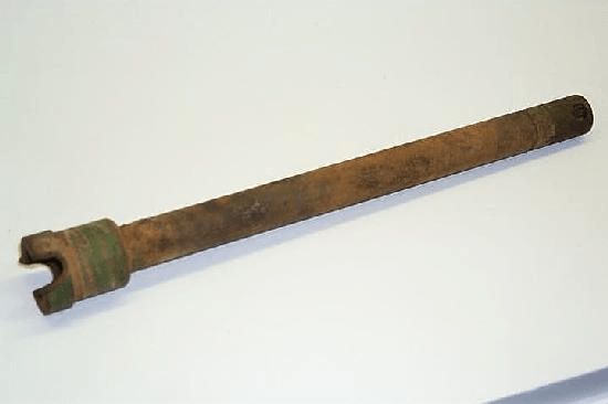 STARTING CRANK SHAFT