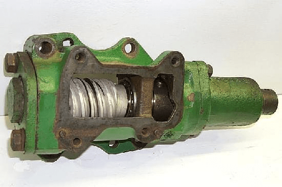 STEERING WORM HOUSING ASSEMBLY