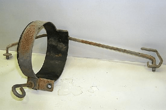 AIR CLEANER BRACKET