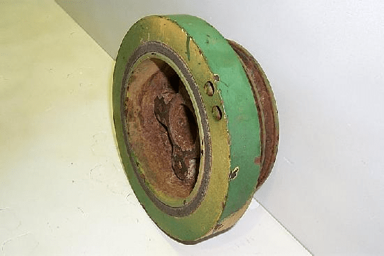 PULLEY WITH DAMPENER