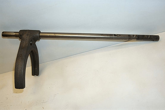 GEAR SHIFT FORK ASSEMBLY - R.H. OUTER