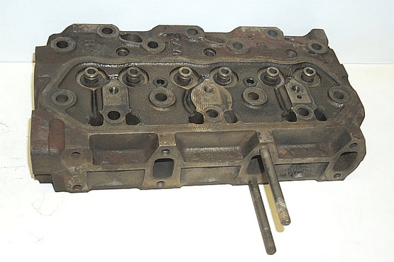 CYLINDER HEAD